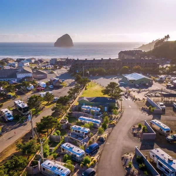 Hart’s Camp Airstream Hotel & RV Park, hotel en Pacific City