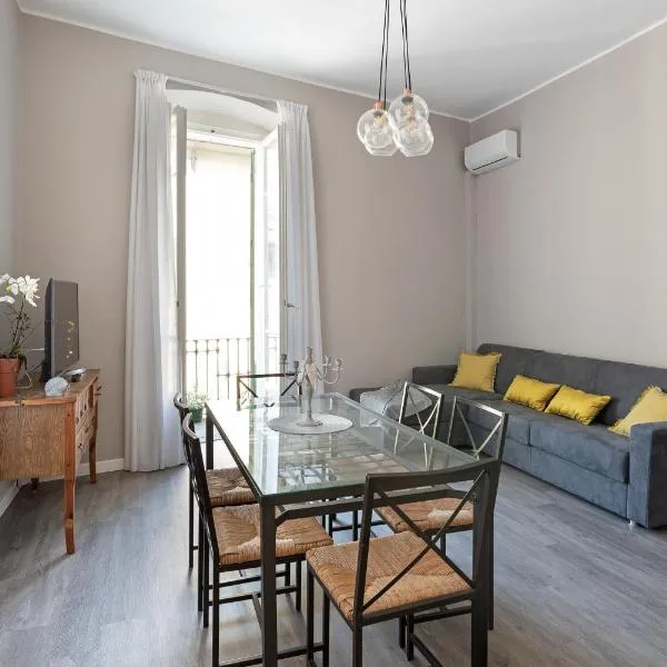 Vittoria Corner - byMyHomeInComo, hotel a Como