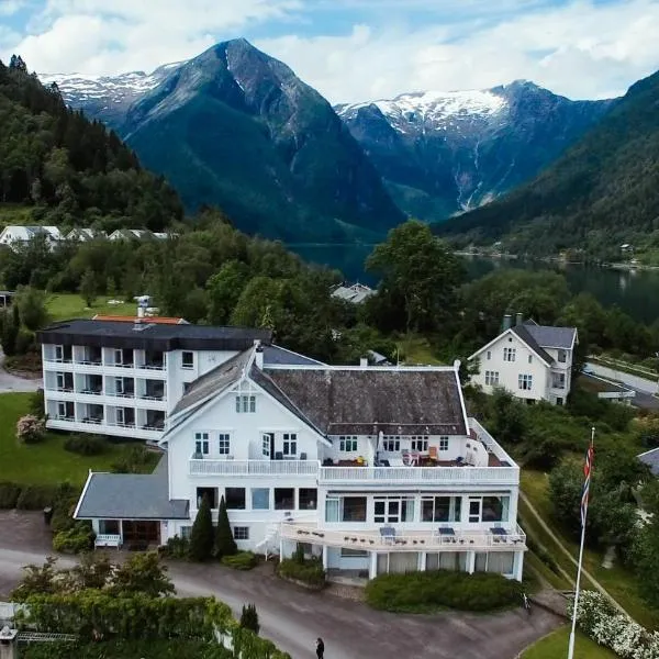 Kringsjå Hotel, hotel Vikøyri városában
