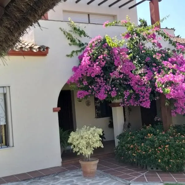 Casa Chalet Las Camelias, hotel v destinaci Los Barrios
