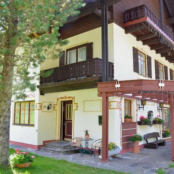 Gästehaus Christophorus, hotel v destinaci Innerkrems