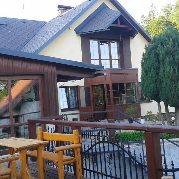 Ubytování U Bohouše, hotel in Jilemnice