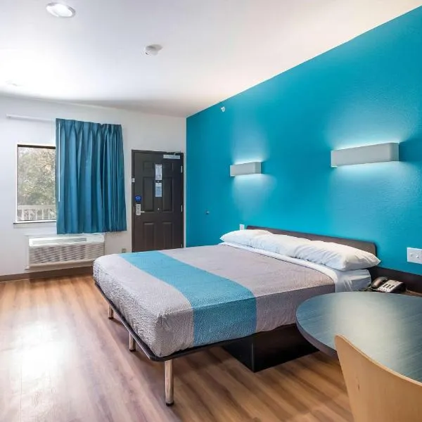 Motel 6-Channelview, TX, hotel in Channelview