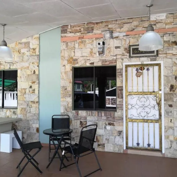 IBU HOME-TO-STAY PASIR GUDANG, hotel v destinaci Pasir Gudang