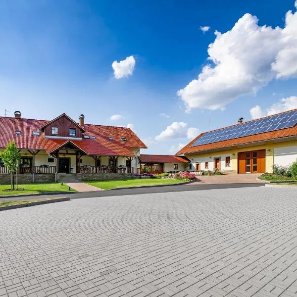 Venclův statek – hotel w mieście Říčky