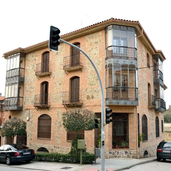 Apartamentos Turísticos La Posada、オロペサのホテル