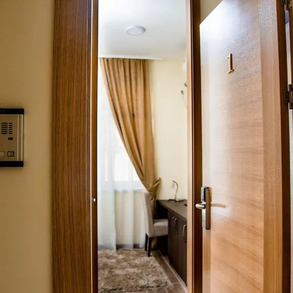 Santa Villa & restaurant, hotel u gradu Sremska Mitrovica