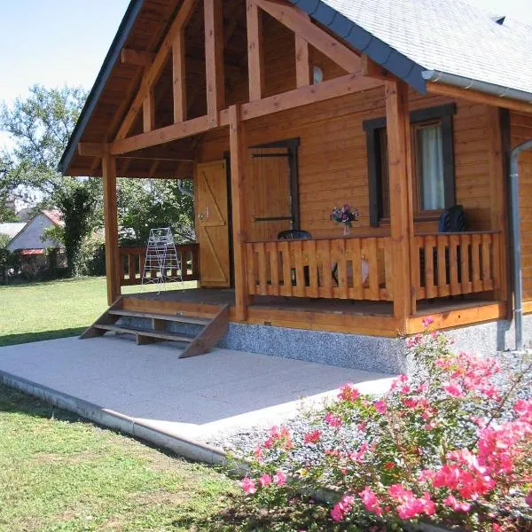 Chalets du Lac، فندق في Arcizans-Avant