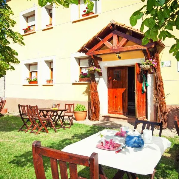 Apartamentos El Pajar del Abuelo, hotel Peralejos de las Truchasban