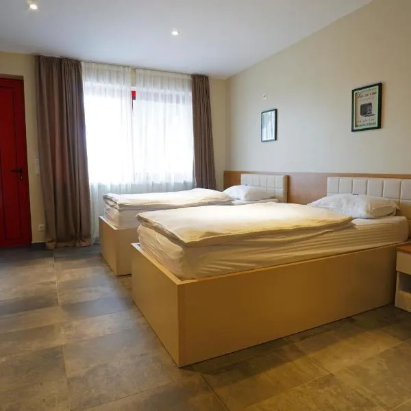 Nava Motel & Storage, hotell i Wiener Neustadt