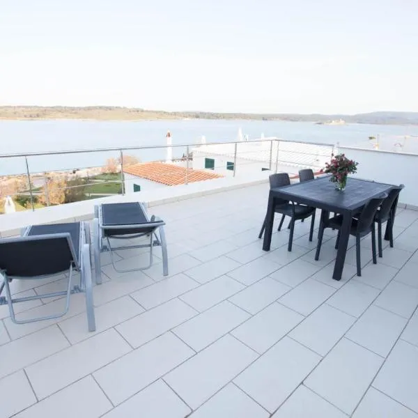 Casa con vistas en Fornells 2, hotel in Fornells