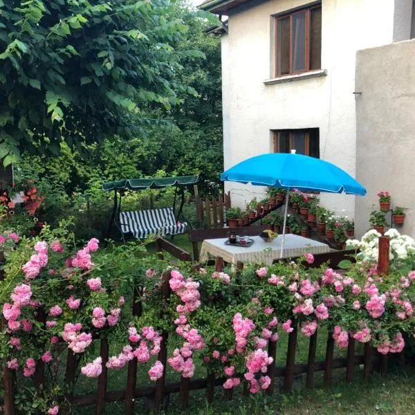 Guest house Emmy, hotel di Trigrad