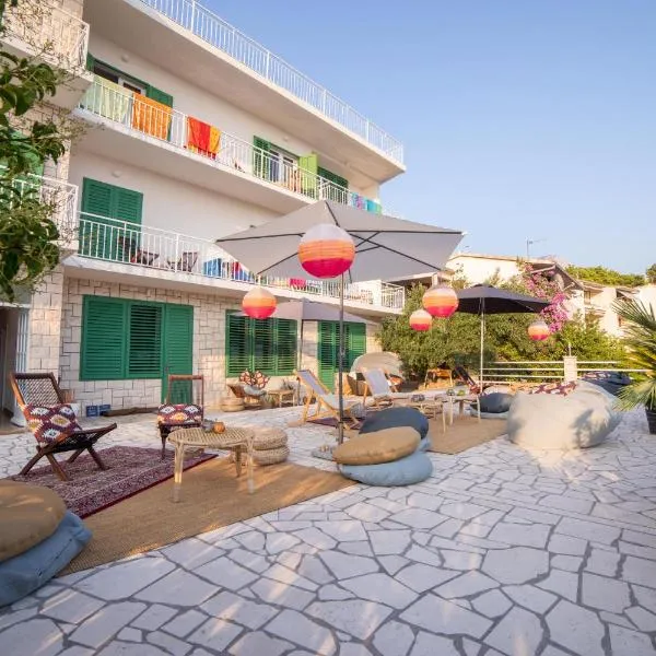 Villa Astra, hotel in Brela