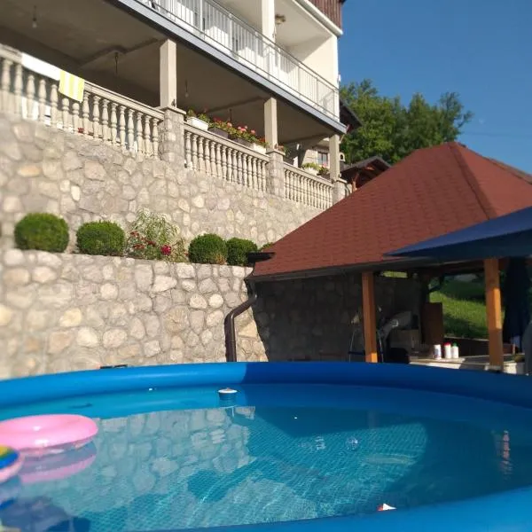 Guest Oase Pavlovića Staze Pribojska Banja, hotel v destinaci Priboj
