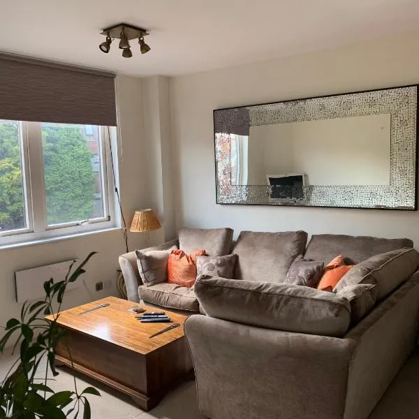 Windsor में, होटल 4 The Courtyard Central Windsor 2BR