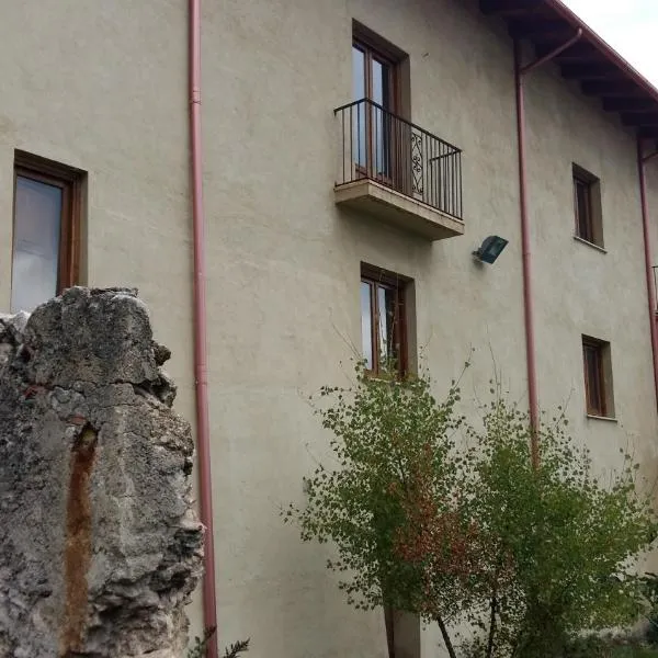 Ostello Kairos, готель у місті San Donato di Ninea