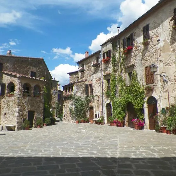 Castel diVino - Piazza del Castello, hotel v mestu Montemerano