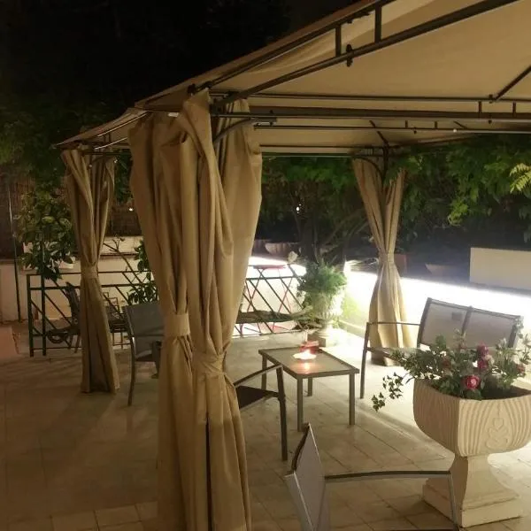 GARDEN HOUSE - Luxury Guest House - Self check-in only, hotel in Rome