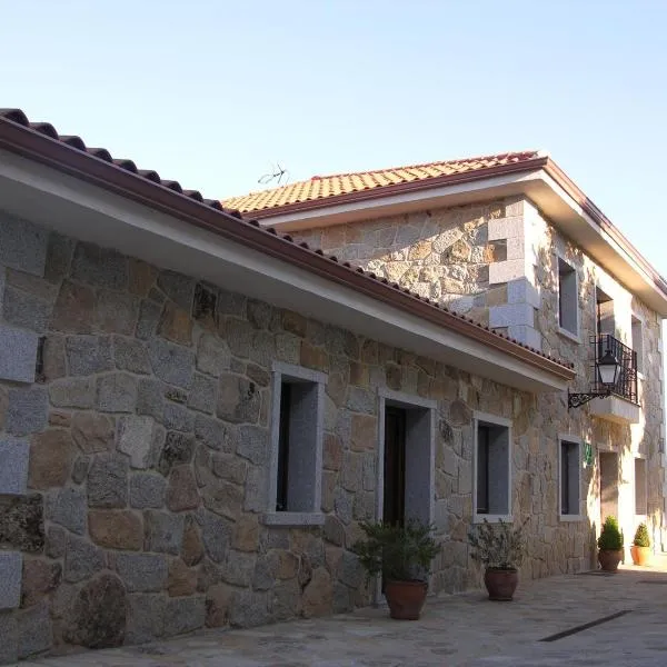 Apartamento Rural Albus Albi, хотел в Colmenar del Arroyo