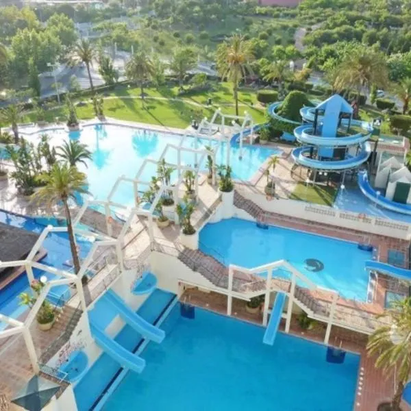 Benalbeach JR Suite, hotel in Málaga