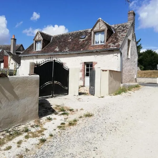 Chambre d'hôte Monthodon, hotel in Les Hermites