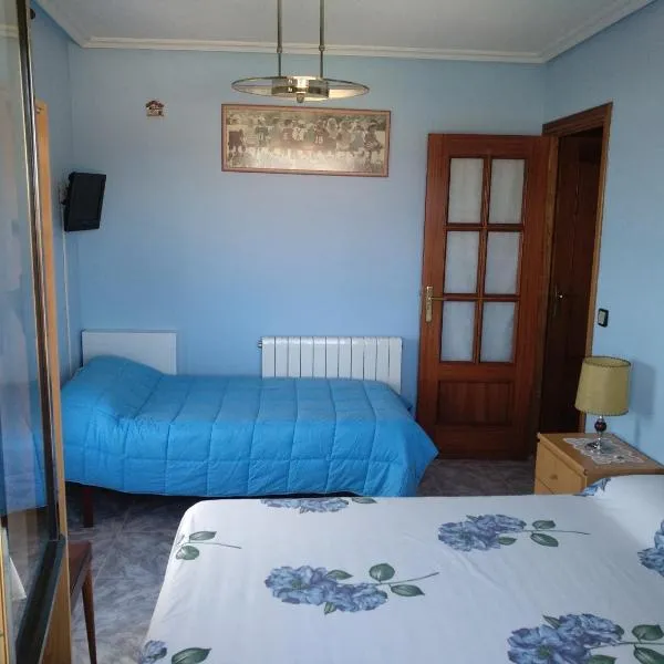 Casa Rural El Carrascal, hotel a Valdefuentes de Sangusín