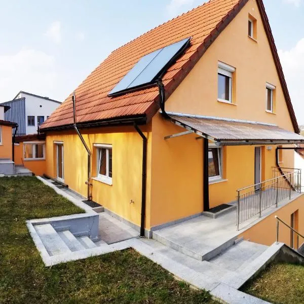 A Spacious 3 Bedroom Apartment in Bad Abbach/Regensburg, Hotel in Bad Abbach