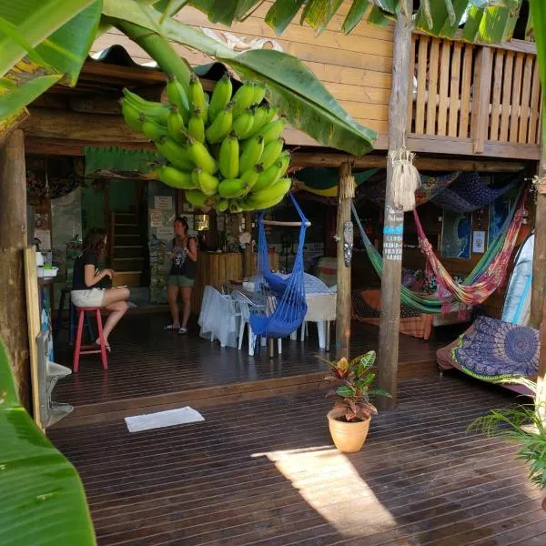 Guarda Encantada Surf Hostel、グアルダ・ド・エンバウーのホテル