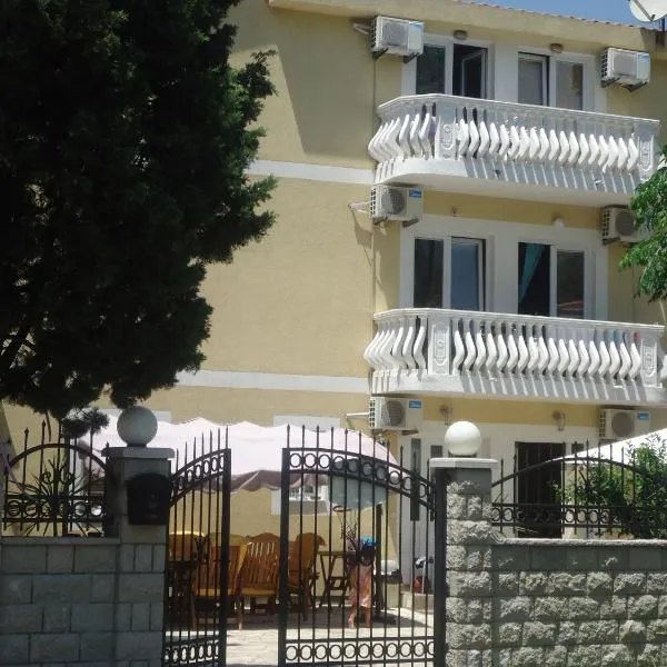 Apartments Beba Zalad, hotel v Sutomori