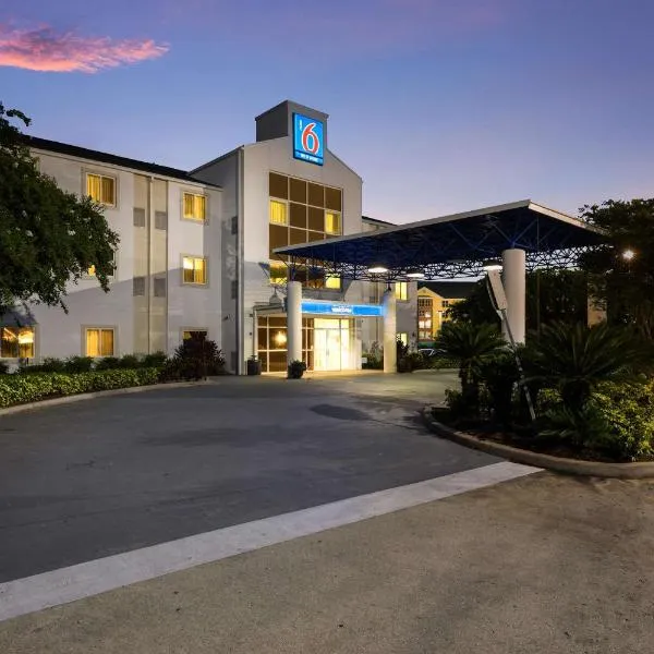 Motel 6-Orlando, FL - International Dr, хотел в Уинтър Гардън