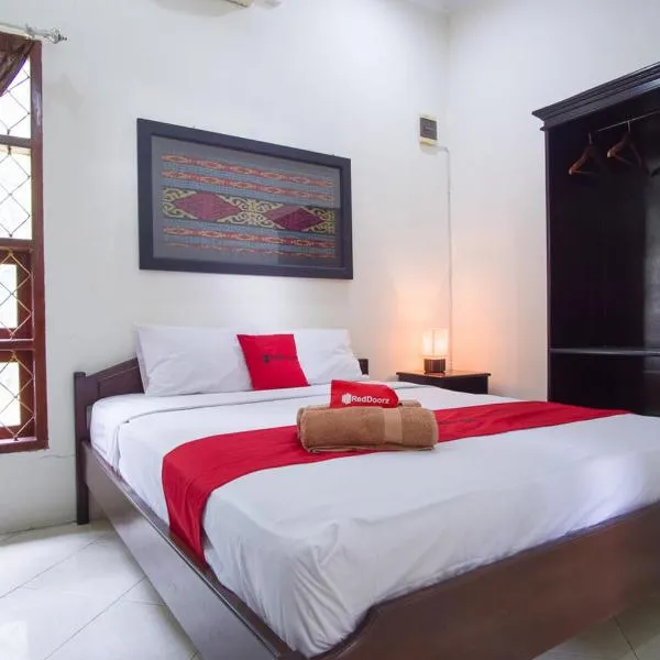 RedDoorz Syariah near Ngade Lake Ternate, hotel v destinaci Ternate