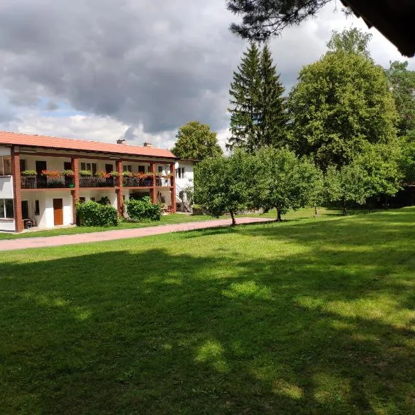 Apartamenty wakacyjne nad jeziorem Juksty, hotel v destinaci Mrągowo
