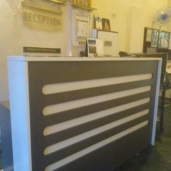 Hotel Rose Lodge โรงแรมในปูเน่