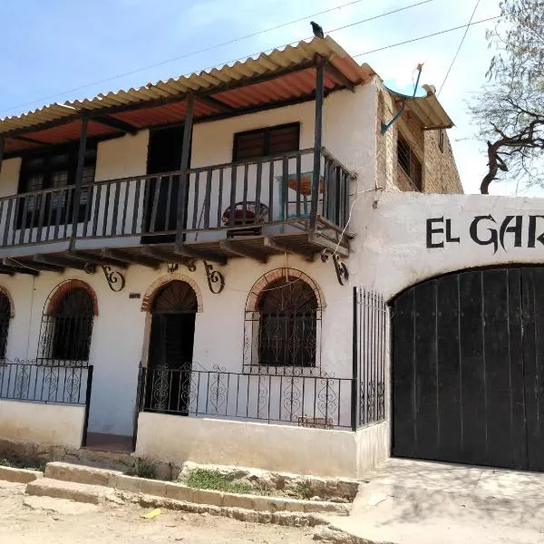 El Garaje Hostal, hotel v destinaci Taganga