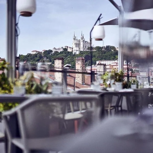 Maison Nô - Hôtel et Rooftop，Fontaines-Saint-Martin的飯店