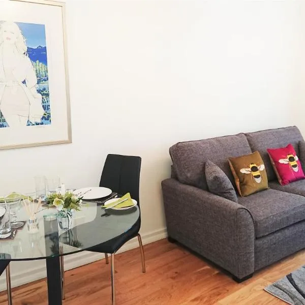 Violet Bank Apartment West End., hotell i Edinburgh