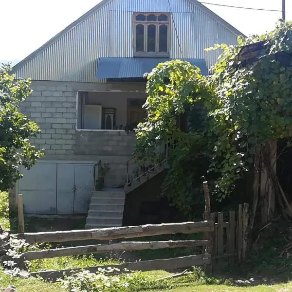 Txilaziri Guest House, hotel v destinaci Khulo