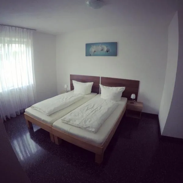Gästezimmer Faut, hotel v destinaci Schorndorf