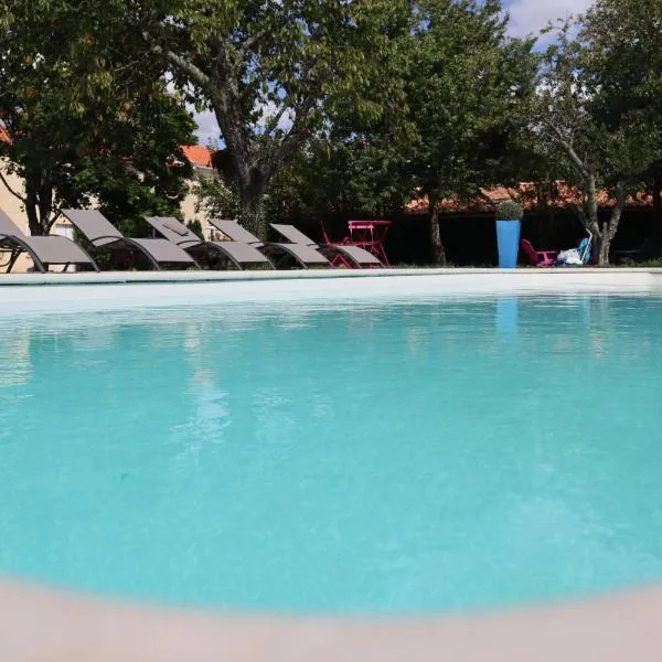 Domaine des Tilleuls – hotel w mieście Marcillac