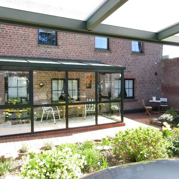 Haus Jansen, hotel u gradu Koršenbroih