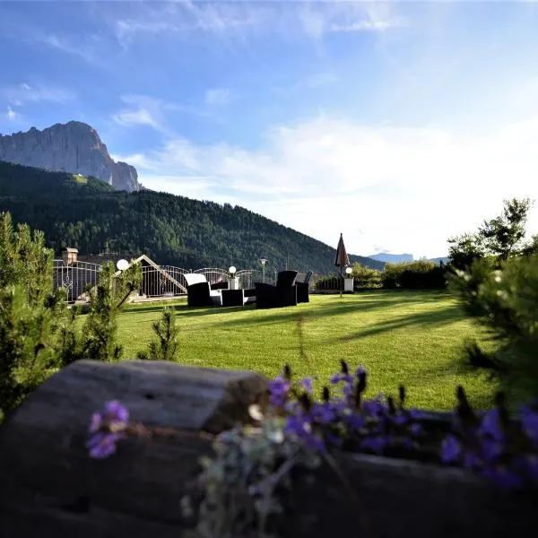 Apartments Sunela, hotel din Selva di Val Gardena