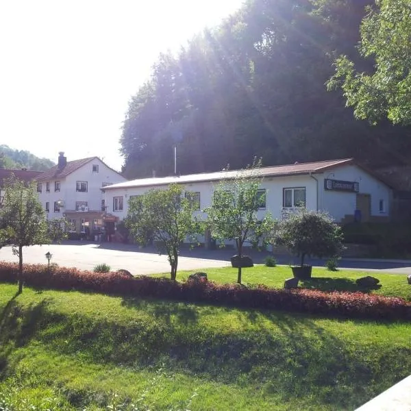 Landgasthof Zum Heiligenberg, hotelli kohteessa Sontra