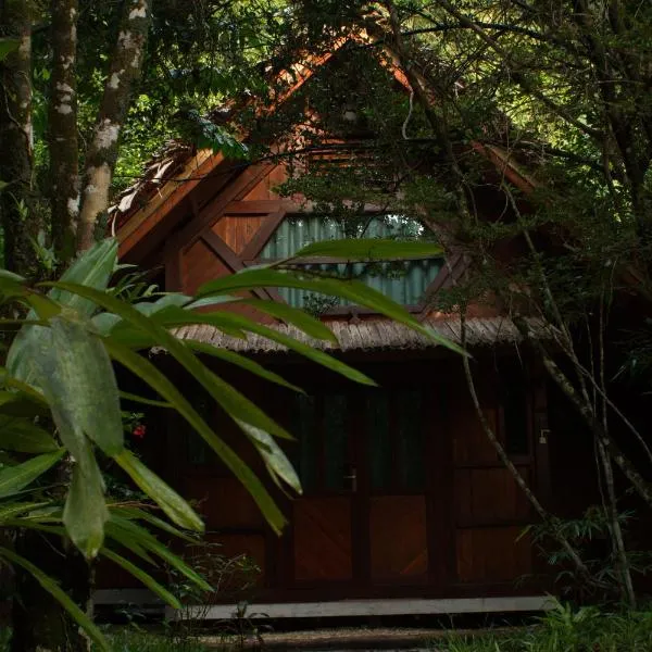 Les Acacias Bungalows, hotel v destinaci Manambato