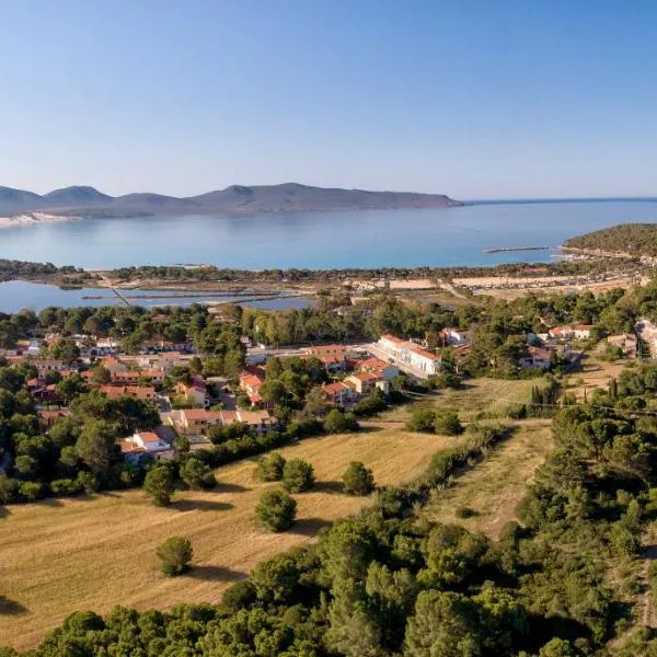 Hotel Cala Dei Pini, hotel v destinaci Porto Pino