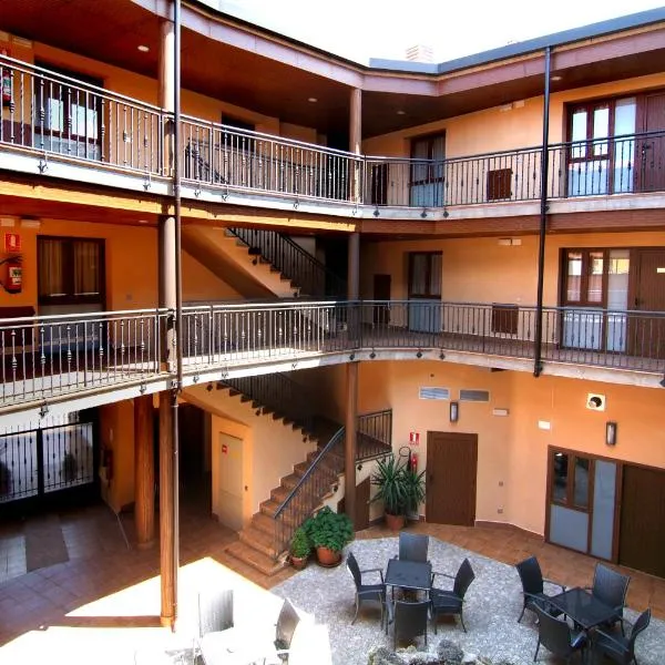 Apartahotel La Corrala, hotel in Vozmediano