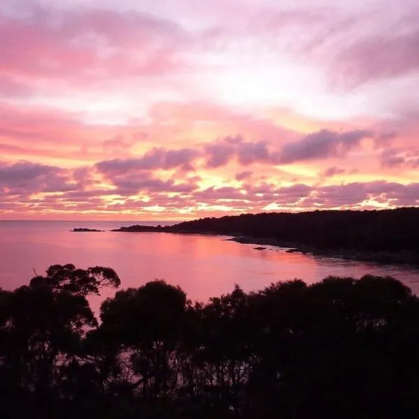 THE LOFT @ Bay of Fires Seascape, hotel v destinaci Binalong Bay