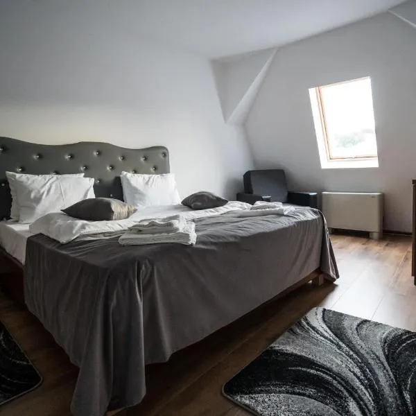 Hotel Darina Tarnaveni, hotel di Tîrnăveni