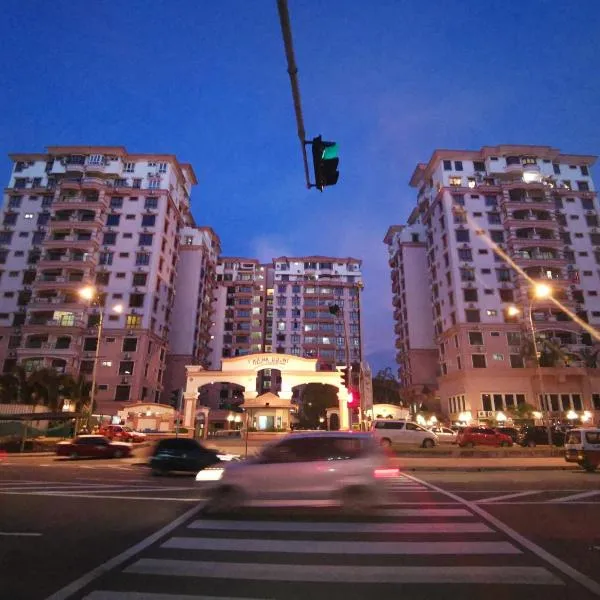 5 Bedrooms Penthouse 3 Bedrooms Apartment Marina Court Resort Condominium, hotel in Kota Kinabalu