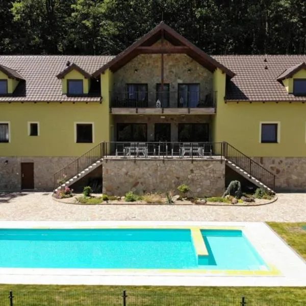 Penzion Harmonika, hotel v mestu Nová Vráž