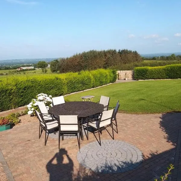 Antrim Heights B&B Quiet Views Parking Near Airport, hotel a Antrim